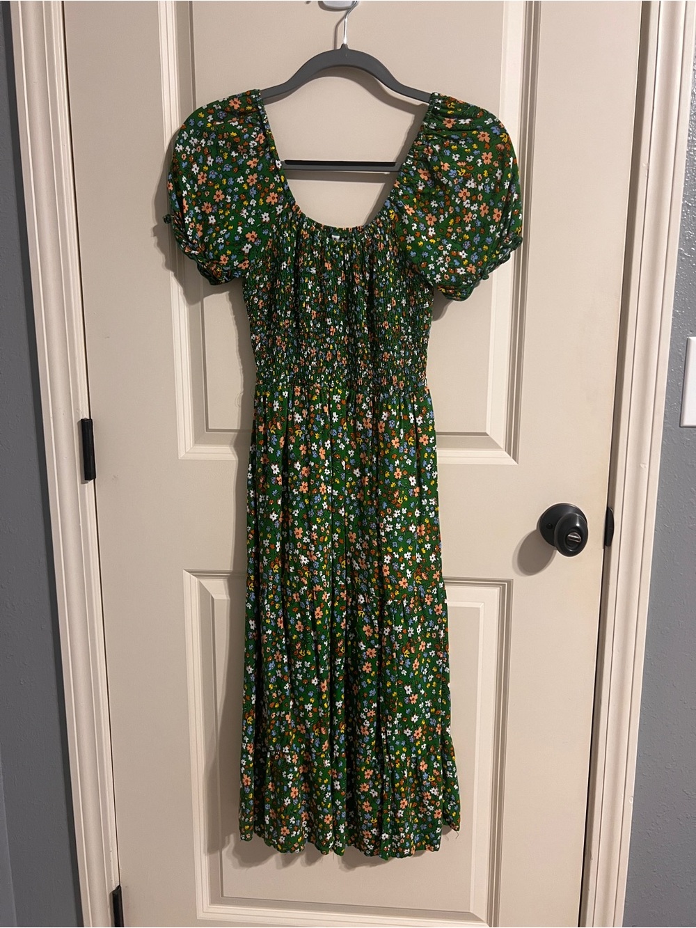 Green Floral Puff-Sleeve Midi Dress
